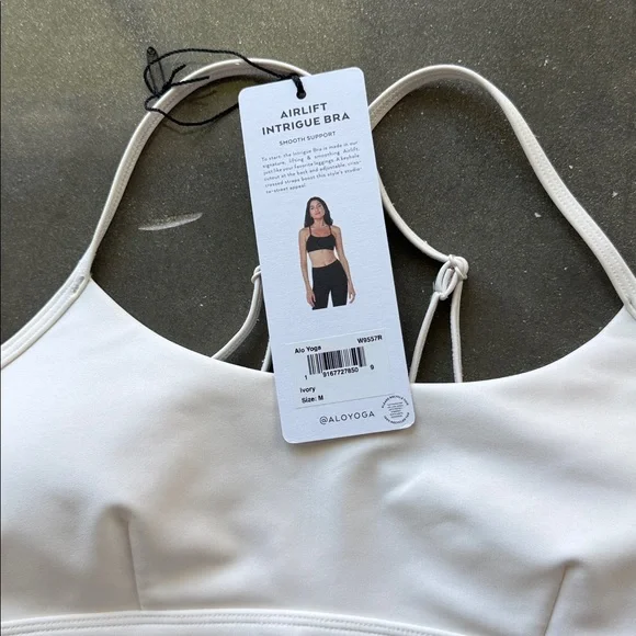 Alo Yoga Airlift Intrigue Bra - Picture 7 of 8